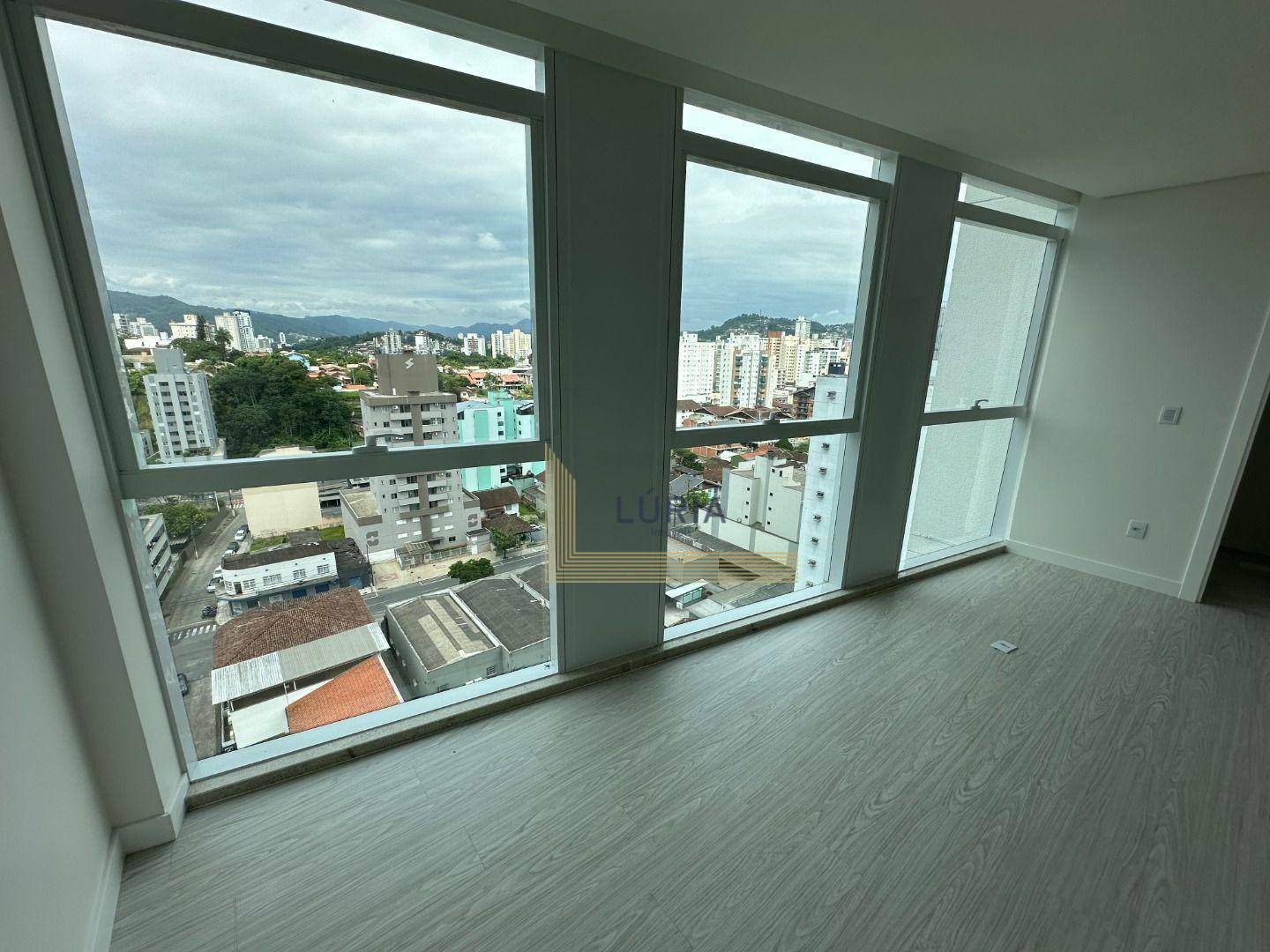 Apartamento à venda com 3 quartos, 151m² - Foto 19