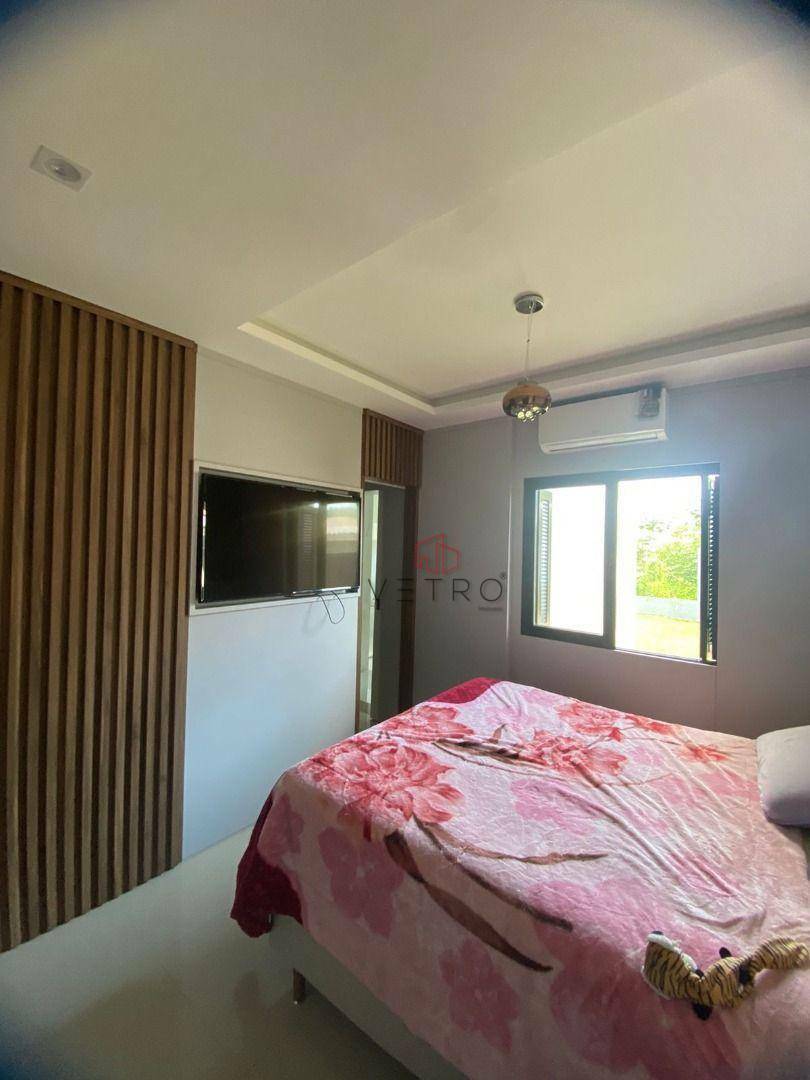 Casa à venda com 3 quartos, 300m² - Foto 4