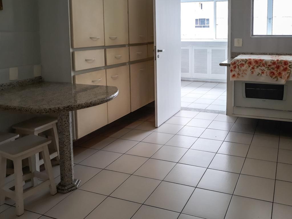 Apartamento à venda com 4 quartos, 220m² - Foto 18