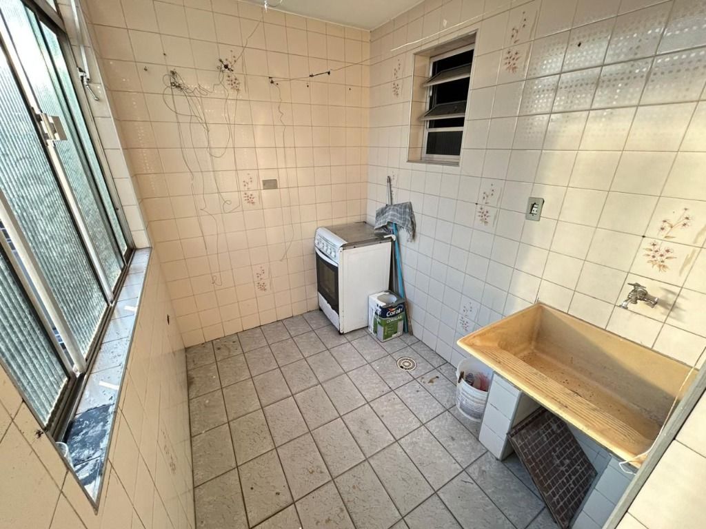 Apartamento à venda com 2 quartos, 56m² - Foto 2