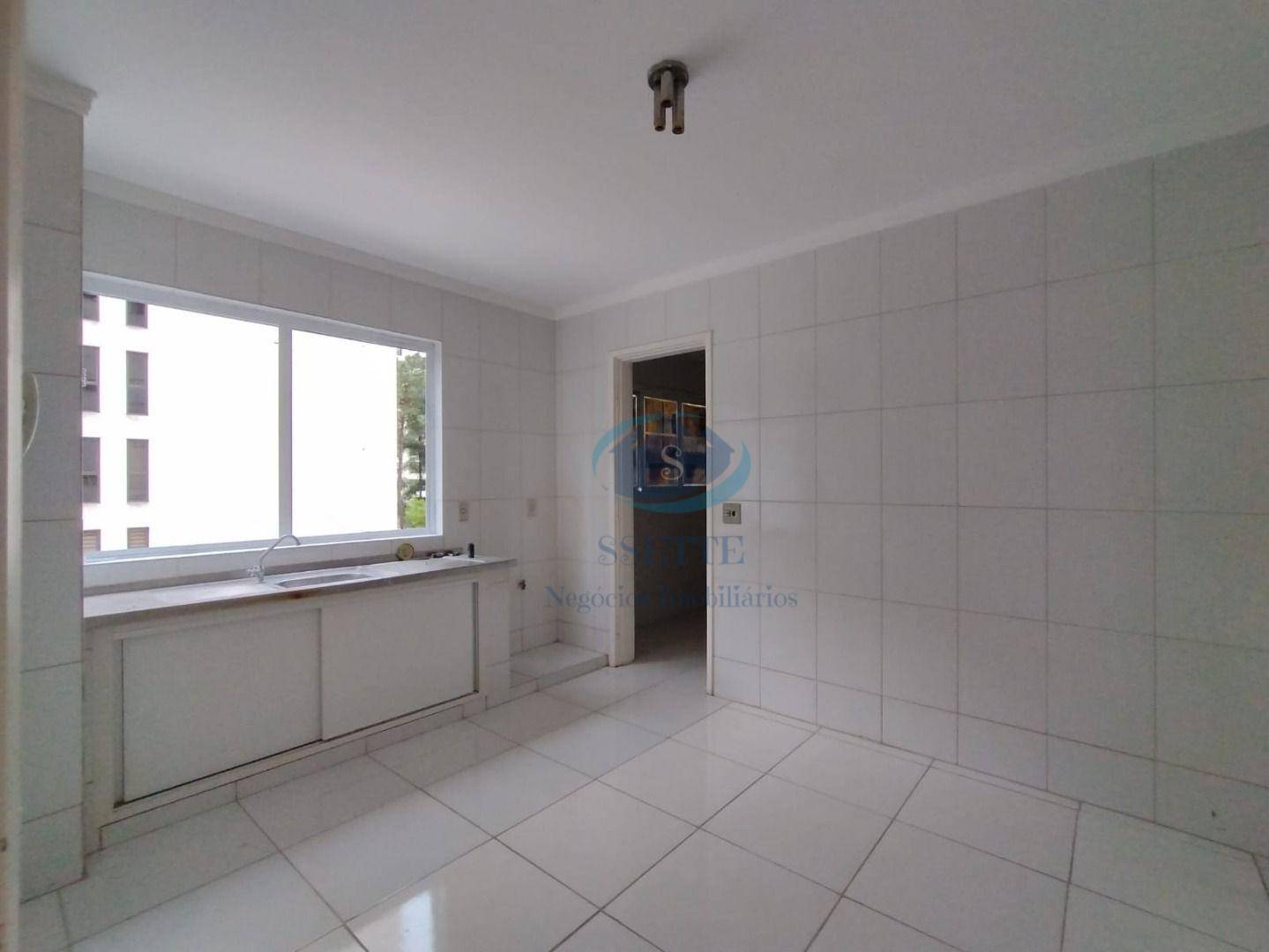 Apartamento para alugar com 3 quartos, 157m² - Foto 14