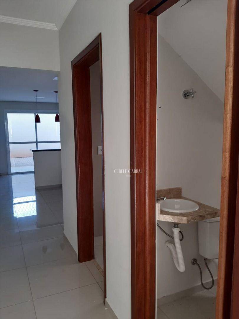 Casa à venda com 3 quartos, 110m² - Foto 4