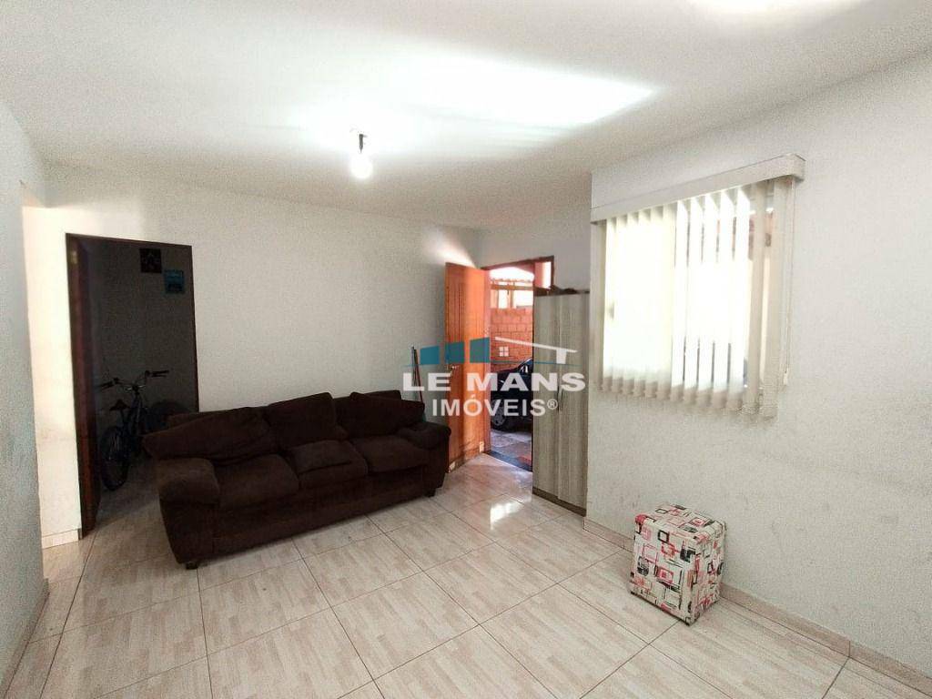 Casa à venda com 3 quartos, 139m² - Foto 4