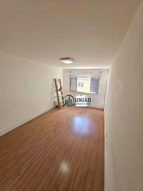 Apartamento à venda com 2 quartos, 90m² - Foto 2