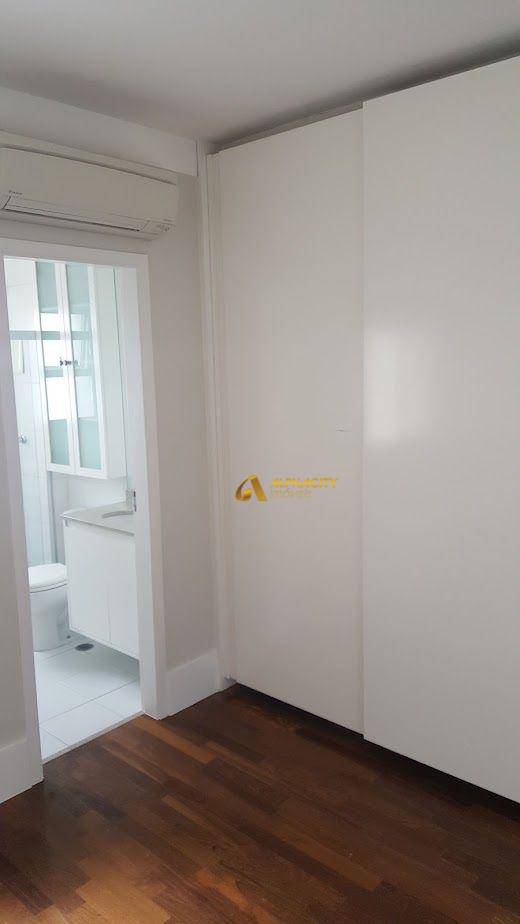 Apartamento para alugar com 3 quartos, 202m² - Foto 12