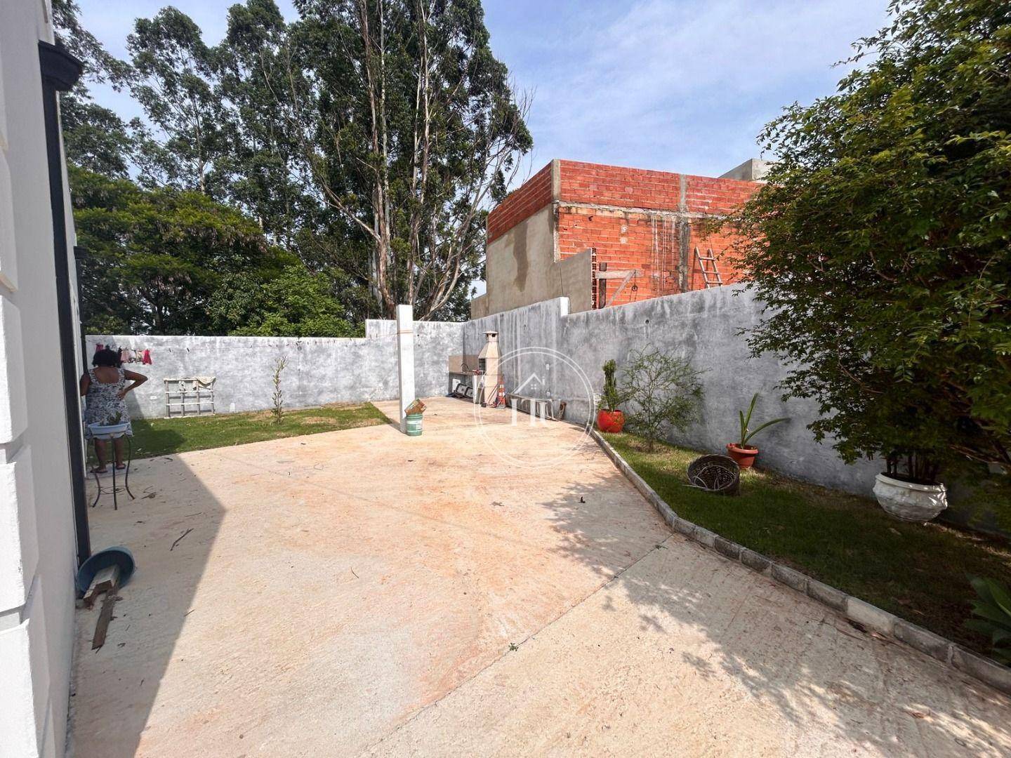 Casa à venda com 1 quarto, 120m² - Foto 1