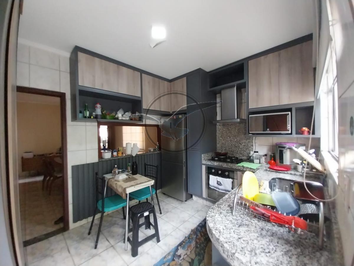 Casa à venda com 3 quartos, 250m² - Foto 8