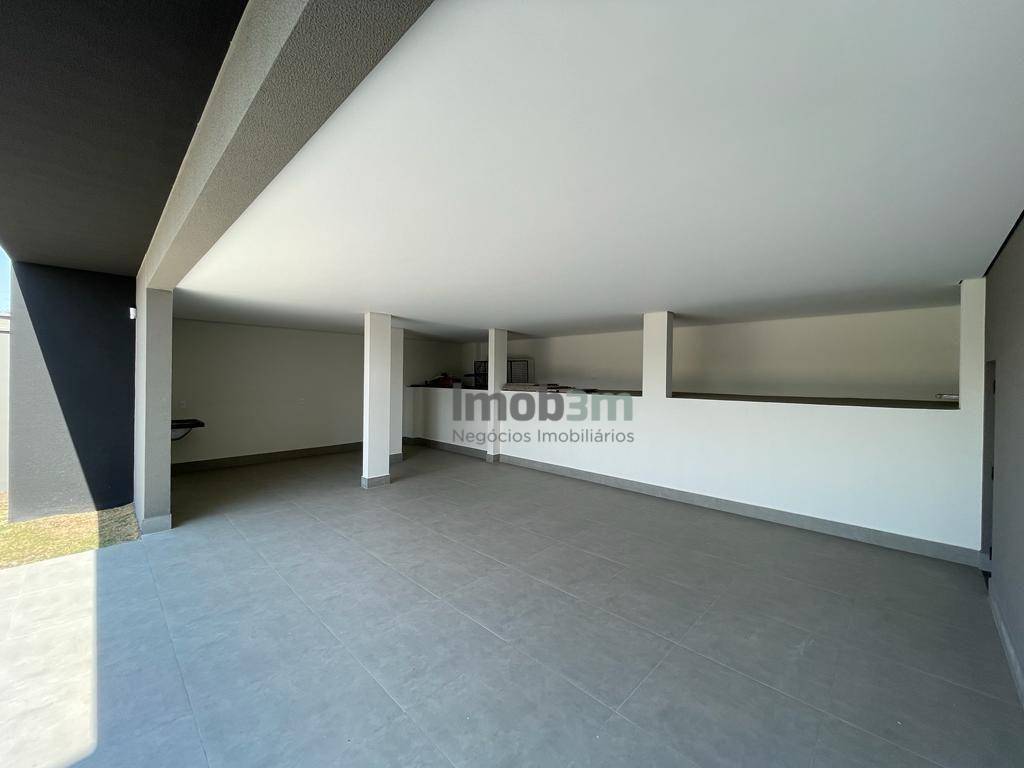 Sobrado à venda com 3 quartos, 241m² - Foto 2