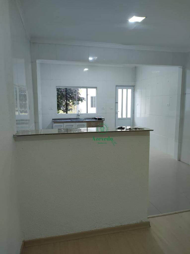 Casa à venda com 4 quartos, 272m² - Foto 2