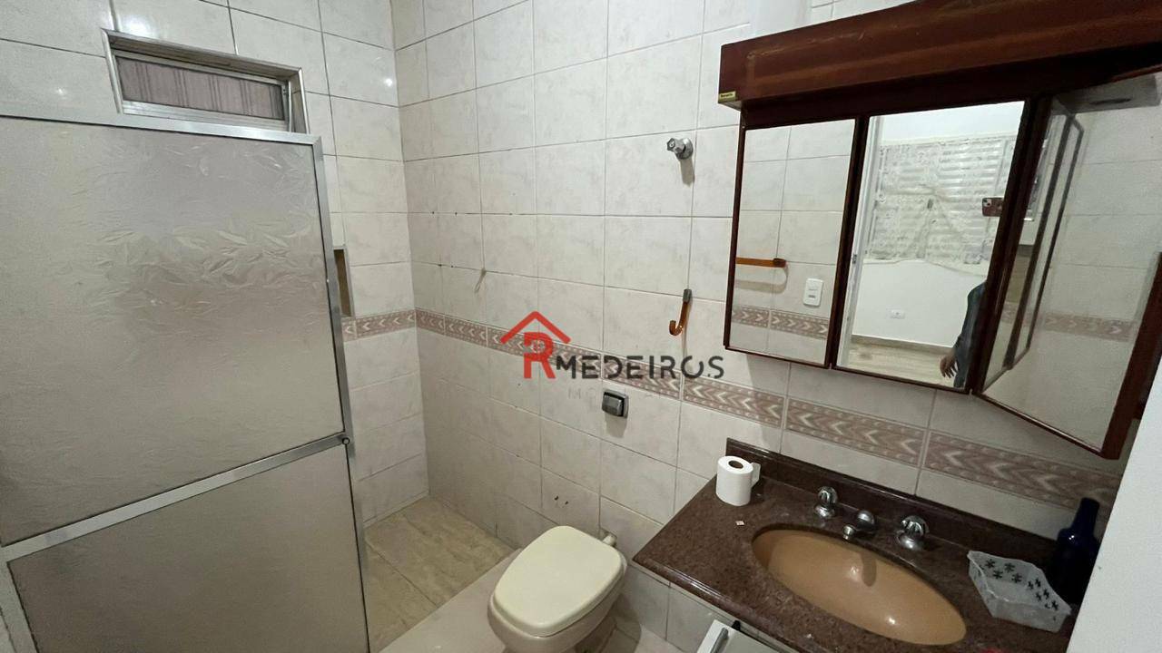 Casa para alugar com 3 quartos, 180m² - Foto 18