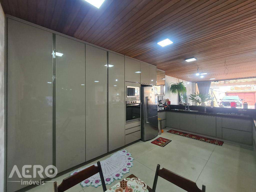 Casa à venda com 2 quartos, 280m² - Foto 18