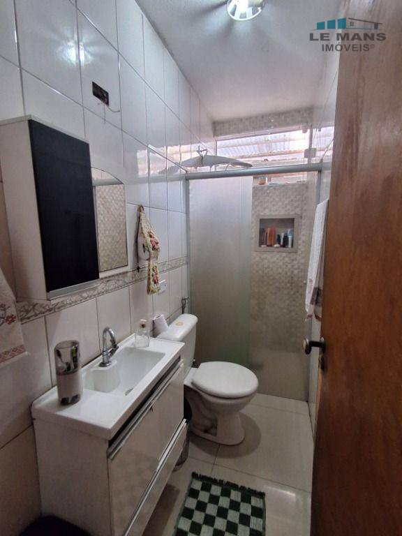 Casa à venda com 3 quartos, 200m² - Foto 17