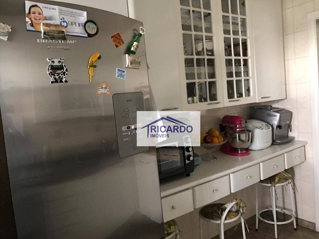 Apartamento à venda com 4 quartos, 233m² - Foto 16