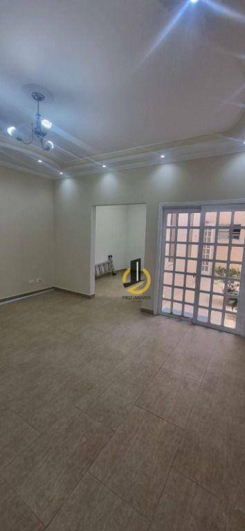 Sobrado à venda com 3 quartos, 270m² - Foto 3