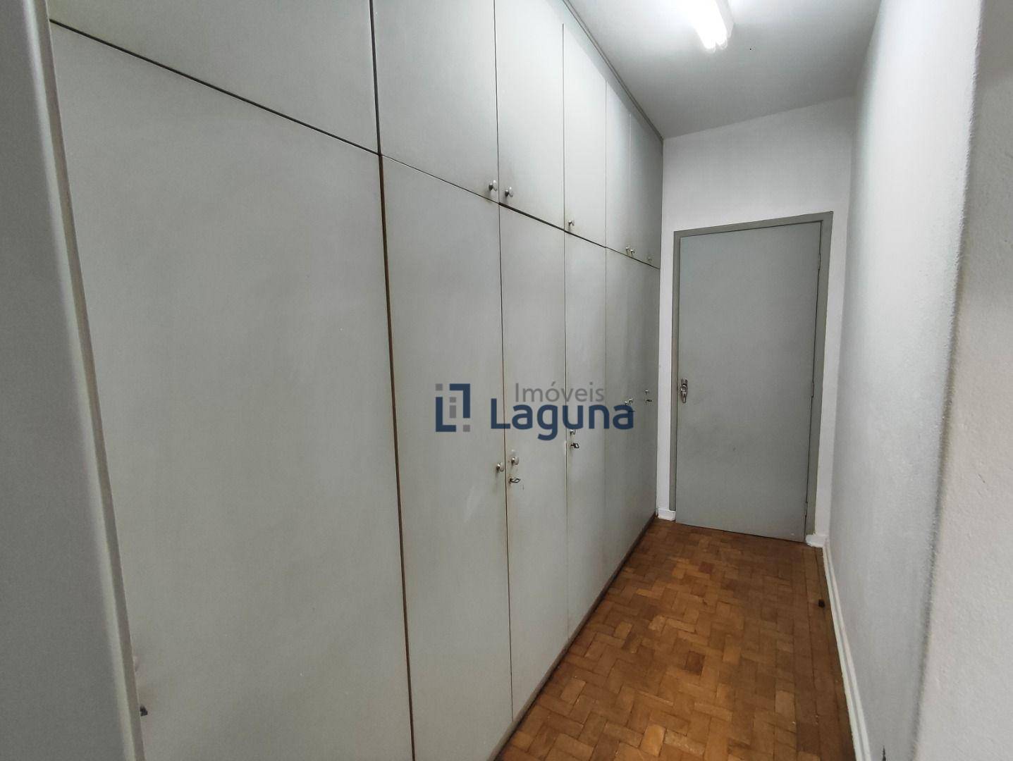 Casa para alugar com 3 quartos, 285m² - Foto 48