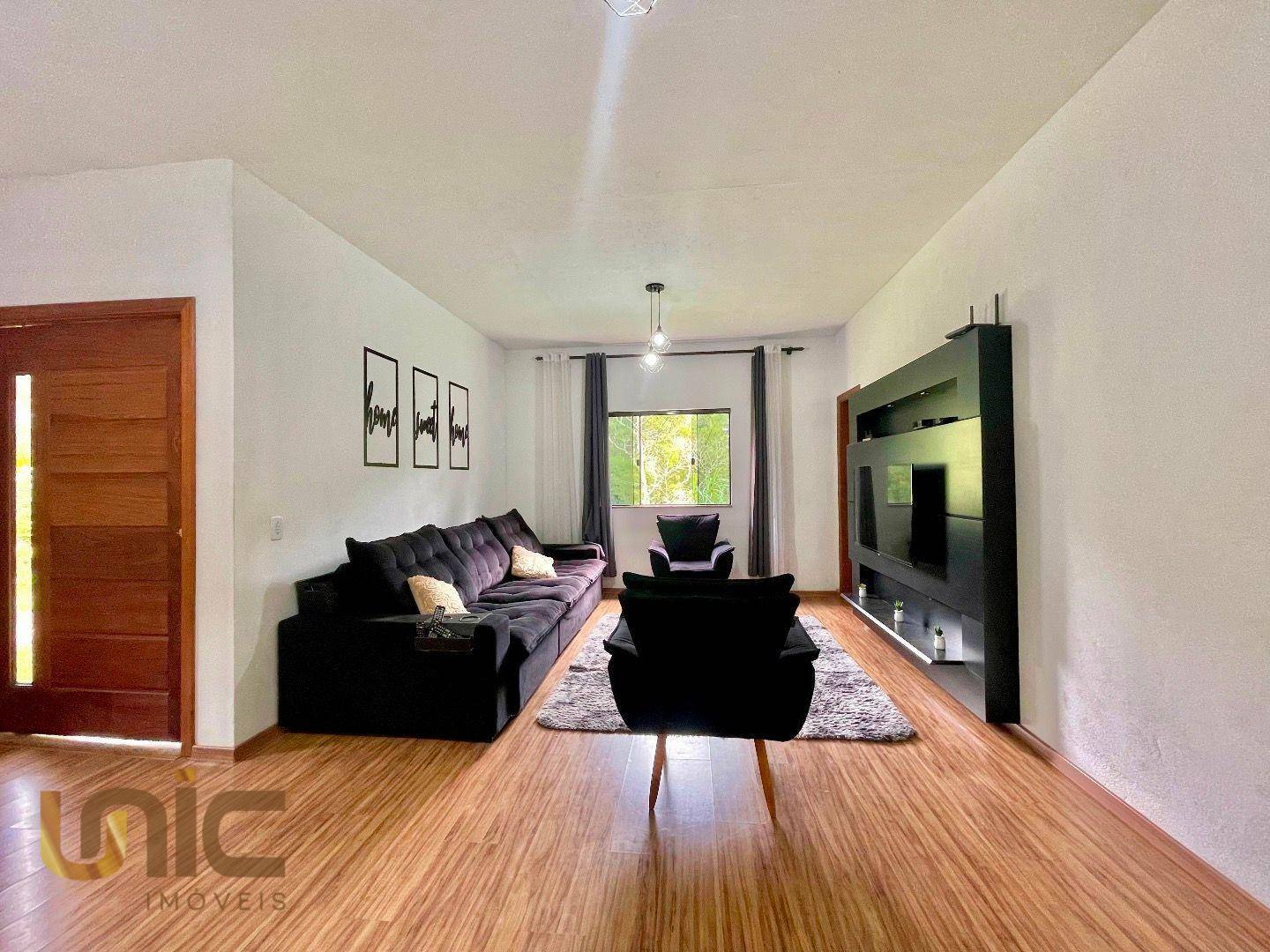 Casa à venda com 3 quartos, 170m² - Foto 1