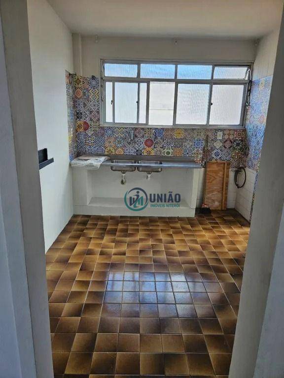 Apartamento à venda com 3 quartos, 98m² - Foto 13