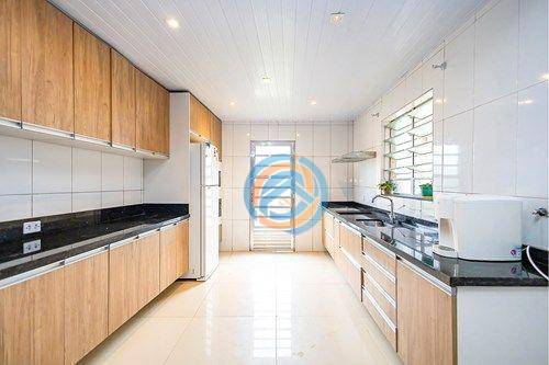 Casa, 6 quartos, 310 m² - Foto 2