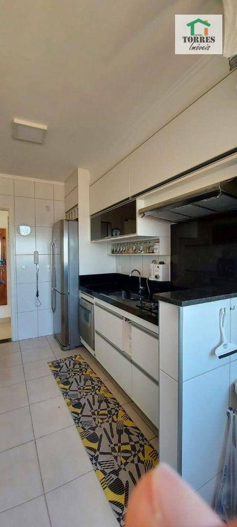 Apartamento à venda com 3 quartos, 90m² - Foto 3