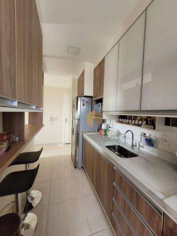 Apartamento à venda com 2 quartos, 63m² - Foto 9