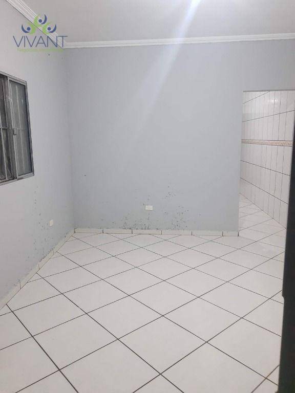 Casa à venda com 2 quartos, 150m² - Foto 2