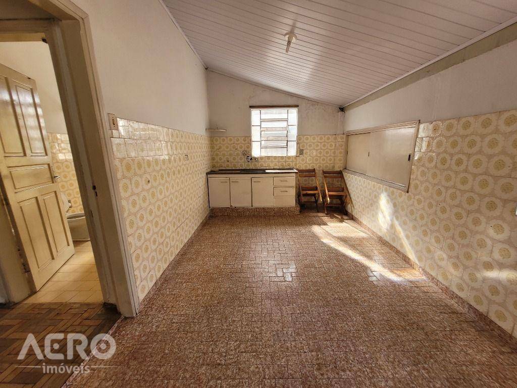 Casa à venda com 2 quartos, 220m² - Foto 9