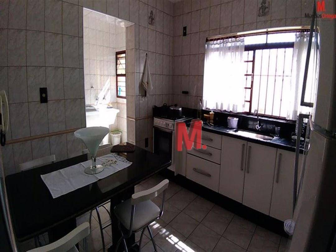 Casa à venda com 3 quartos, 350m² - Foto 10