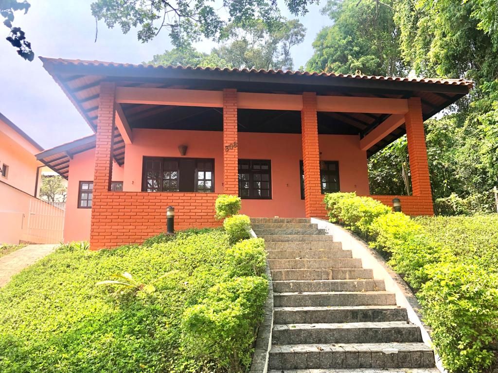 Casa de Condomínio para alugar com 3 quartos, 197m² - Foto 1