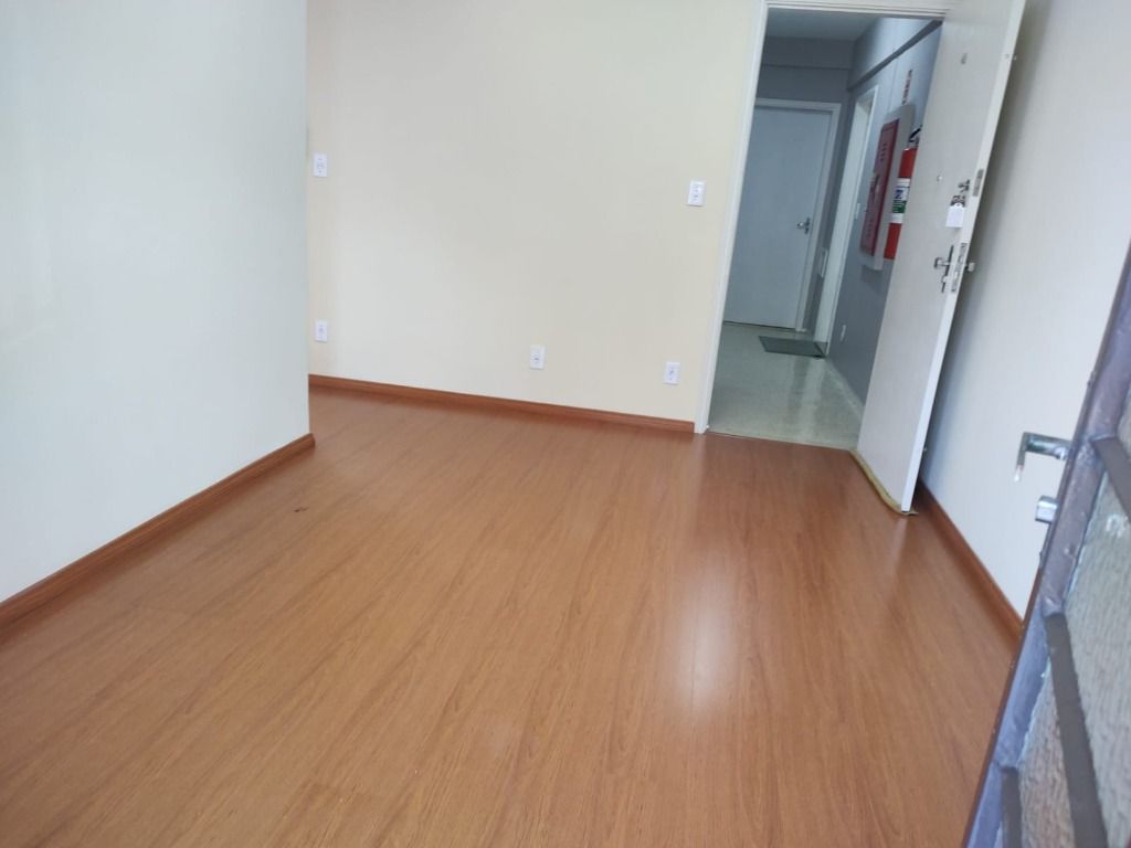 Apartamento à venda com 2 quartos, 62m² - Foto 6