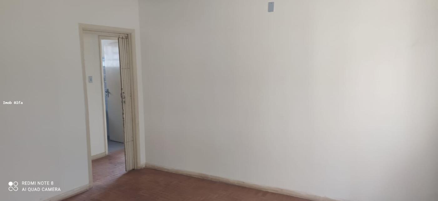 Casa à venda com 3 quartos, 190m² - Foto 3