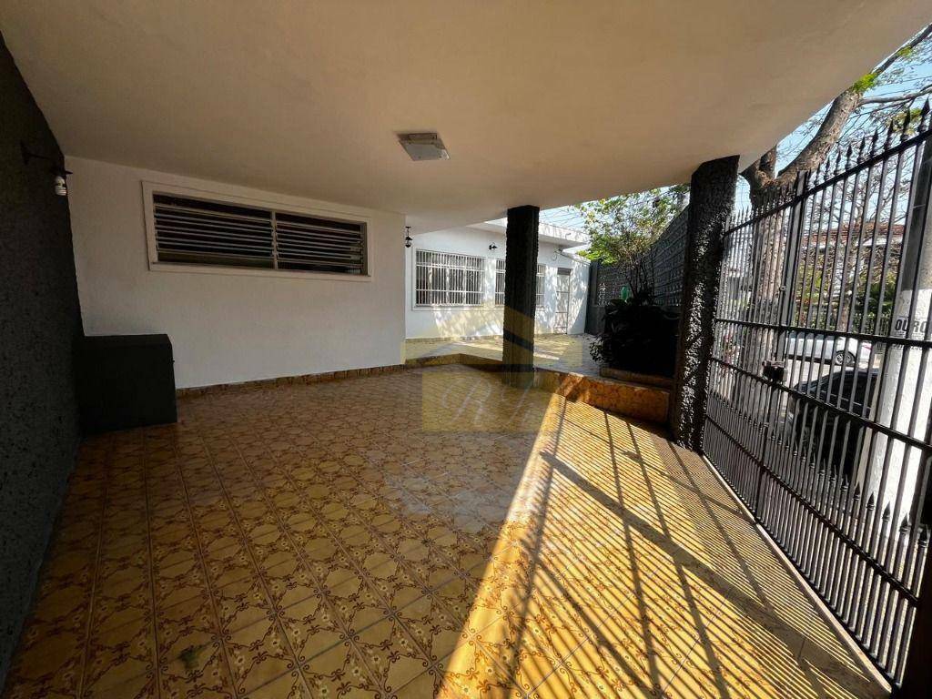 Casa à venda com 3 quartos, 265m² - Foto 1