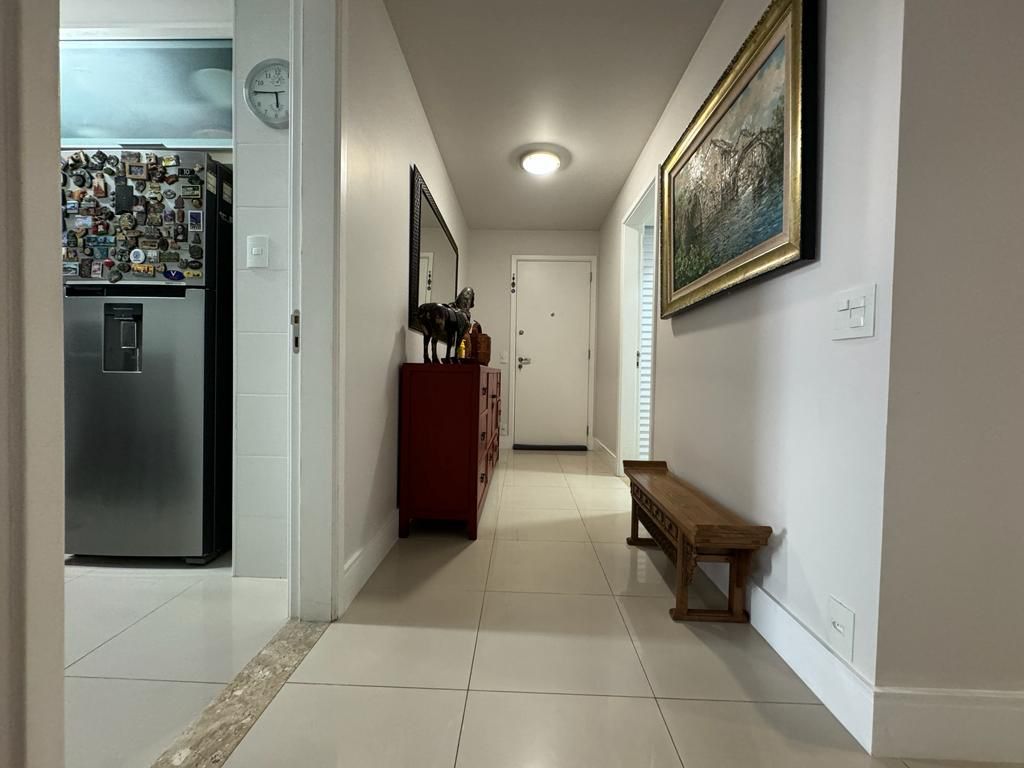 Apartamento à venda com 3 quartos, 118m² - Foto 9