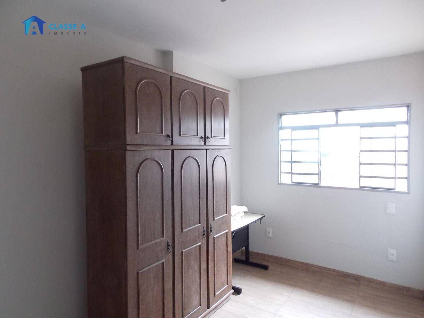 Casa à venda com 4 quartos, 200m² - Foto 7