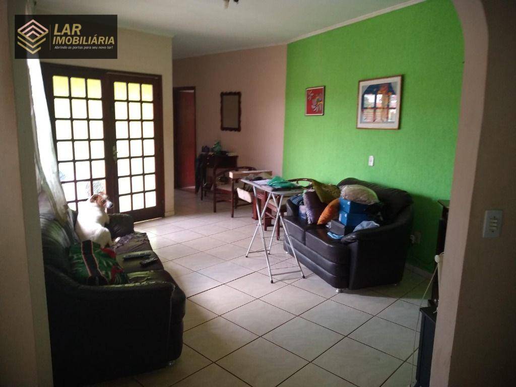 Casa à venda com 3 quartos, 115m² - Foto 1