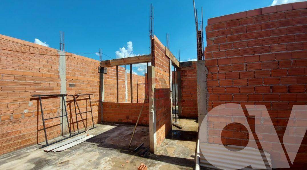 Casa à venda com 4 quartos, 200m² - Foto 11