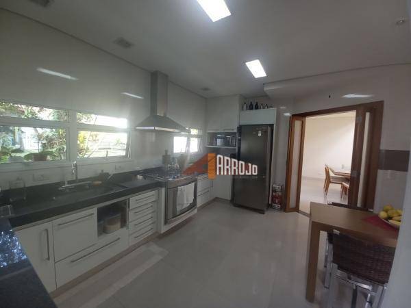 Casa à venda com 3 quartos, 340m² - Foto 5