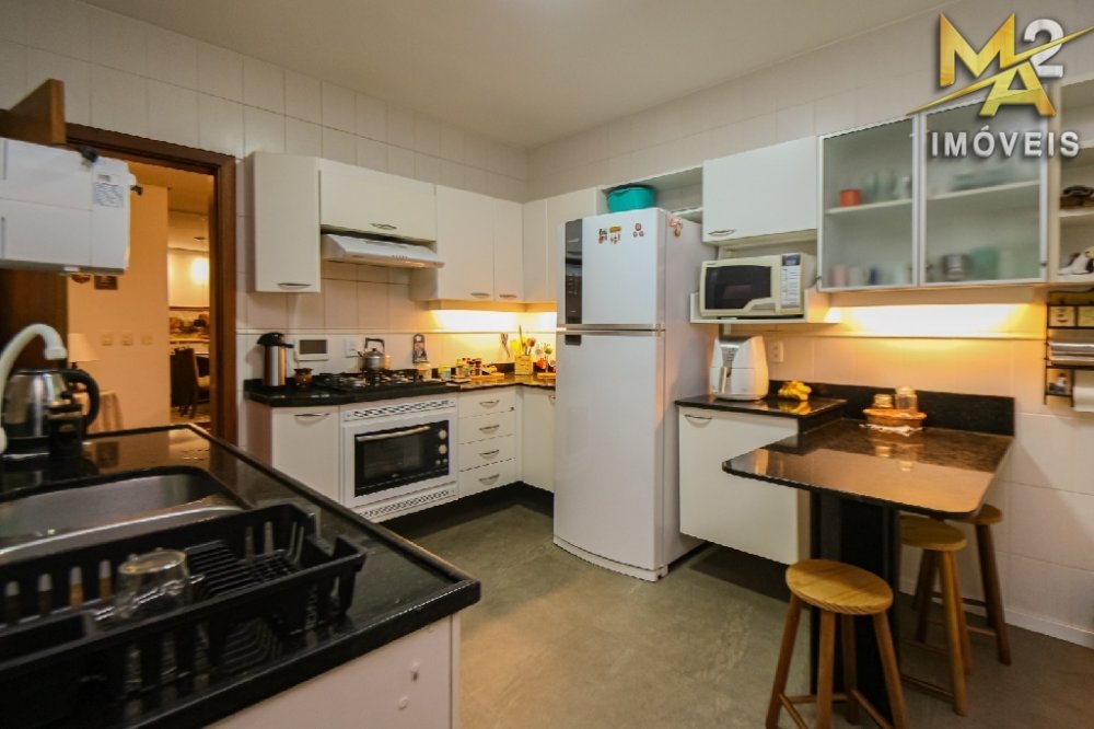 Apartamento à venda com 3 quartos, 145m² - Foto 8