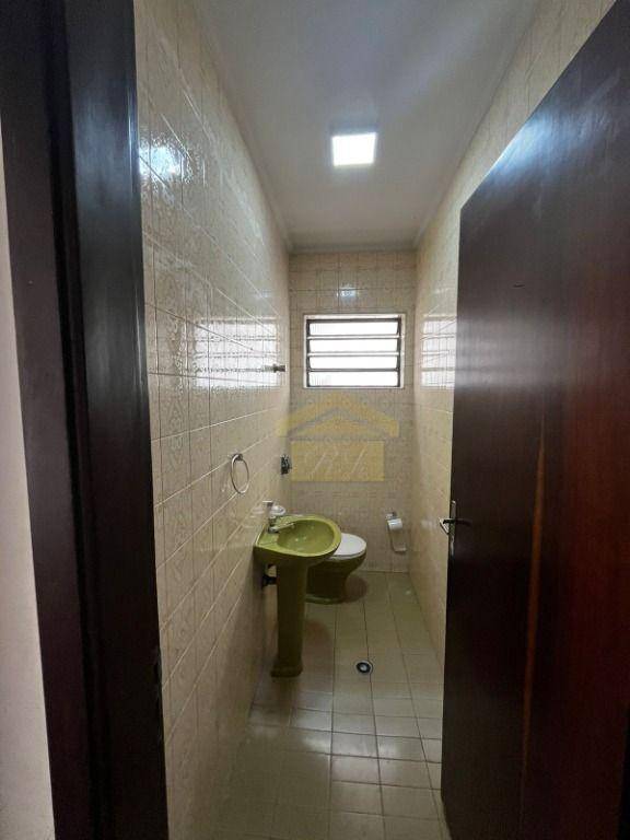 Sobrado à venda e aluguel com 3 quartos, 220m² - Foto 24