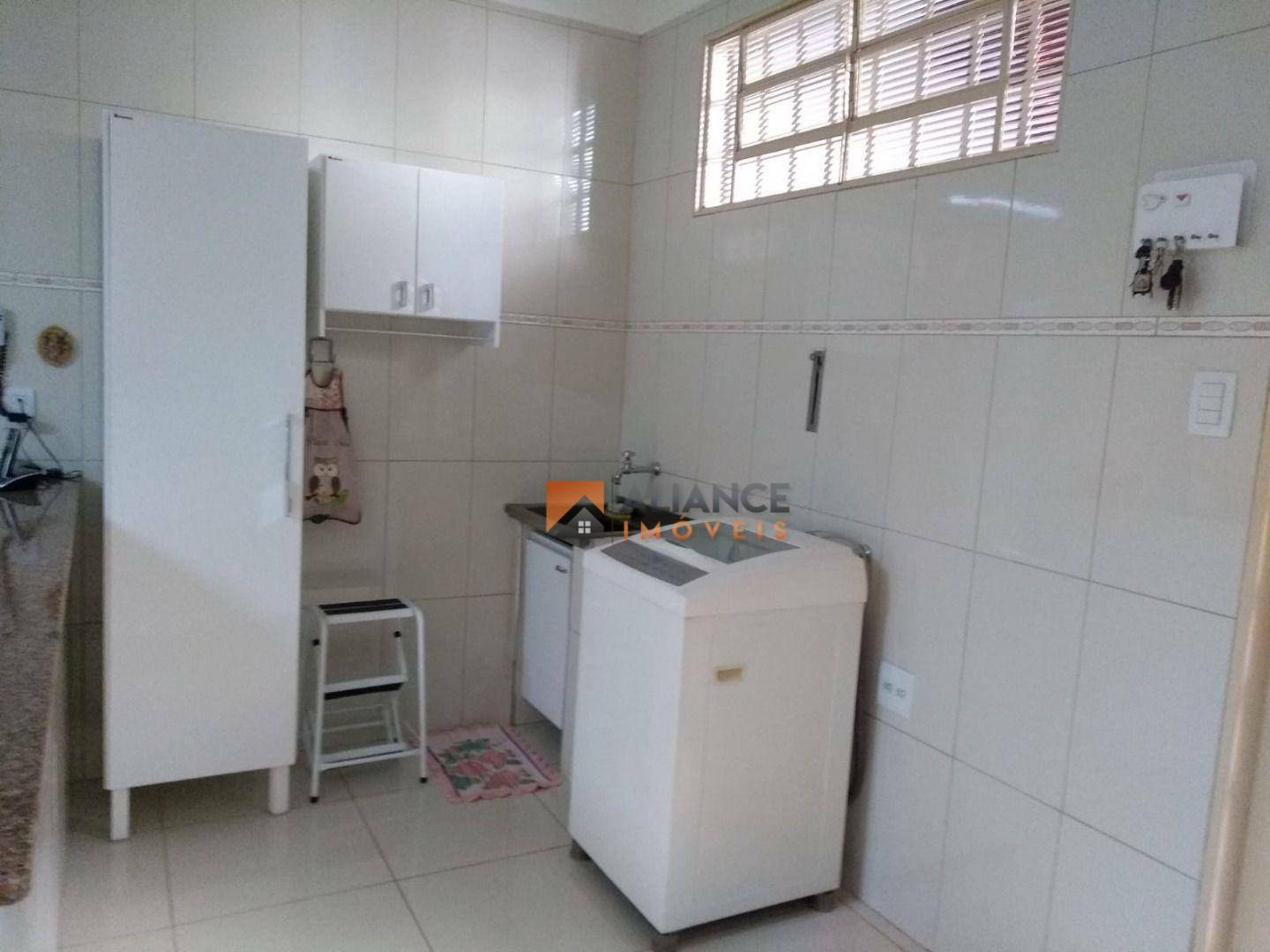 Casa à venda com 3 quartos, 195m² - Foto 10