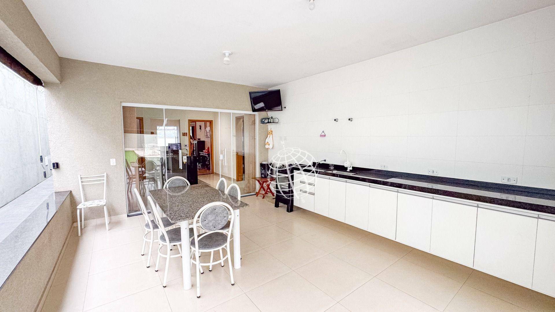 Casa à venda com 5 quartos, 320m² - Foto 16
