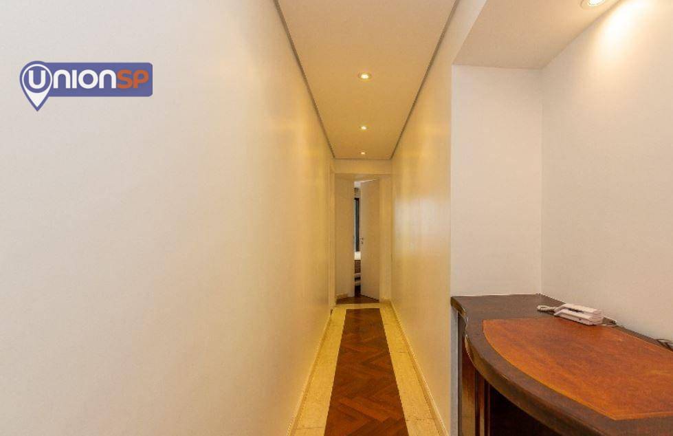 Apartamento à venda com 3 quartos, 180m² - Foto 7