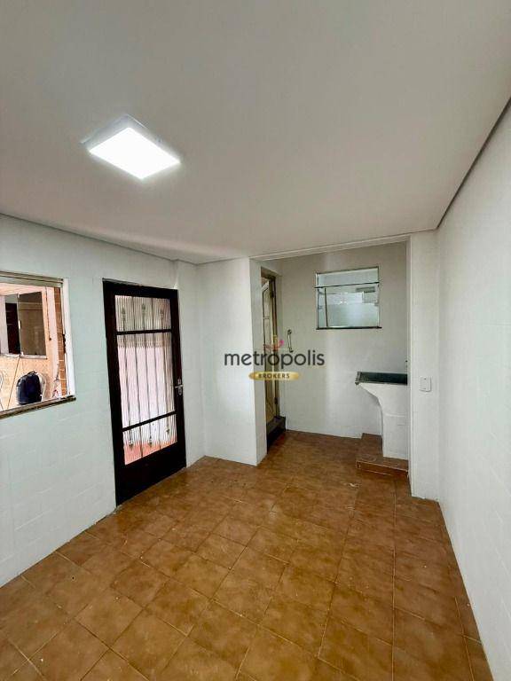 Sobrado à venda com 2 quartos, 189m² - Foto 11