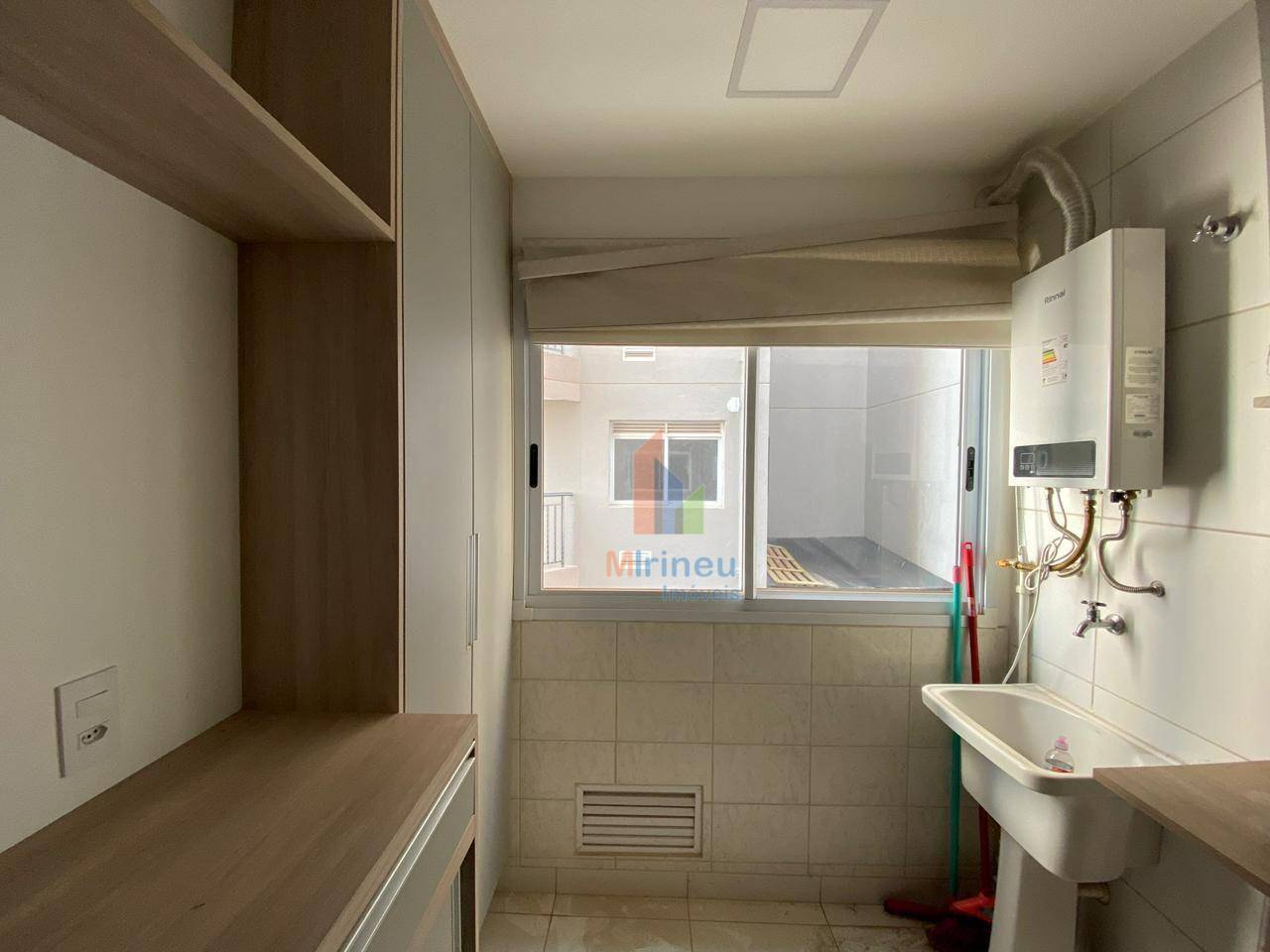 Apartamento para alugar com 2 quartos, 65m² - Foto 4