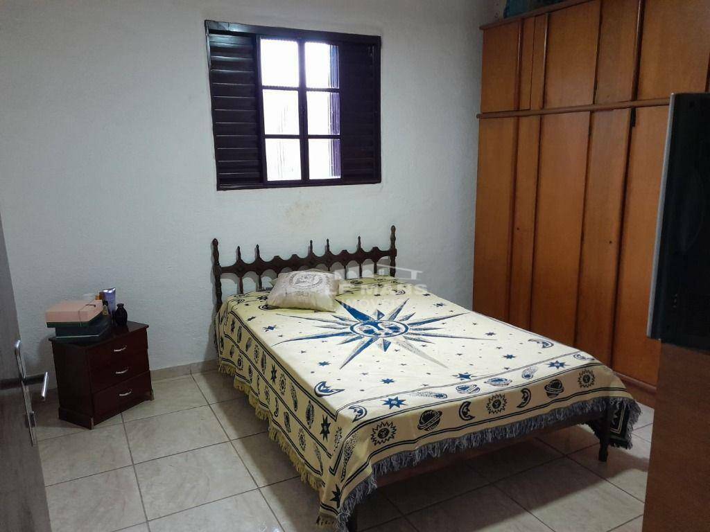 Chácara à venda com 3 quartos, 157m² - Foto 4