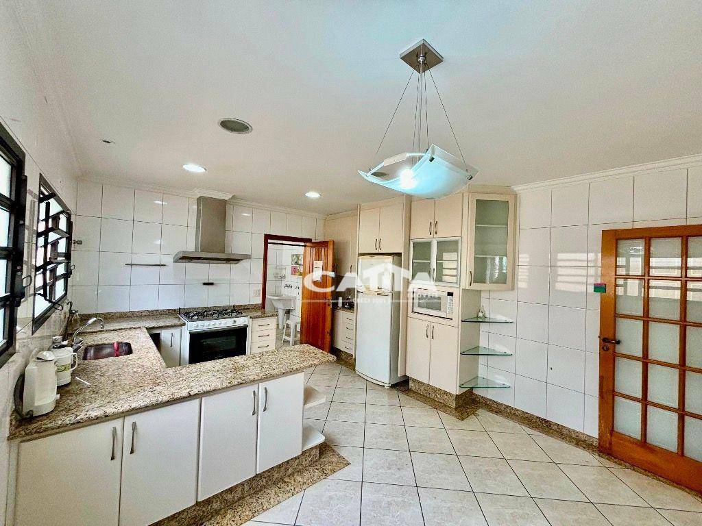 Sobrado para alugar com 3 quartos, 288m² - Foto 9