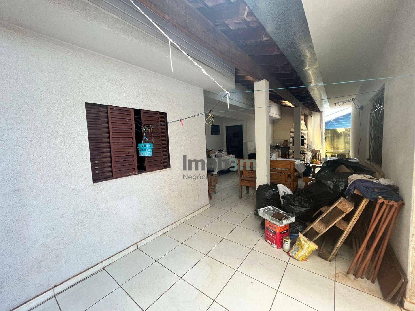 Casa à venda com 4 quartos, 210m² - Foto 32