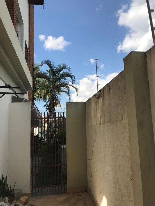 Casa à venda com 3 quartos, 307m² - Foto 4