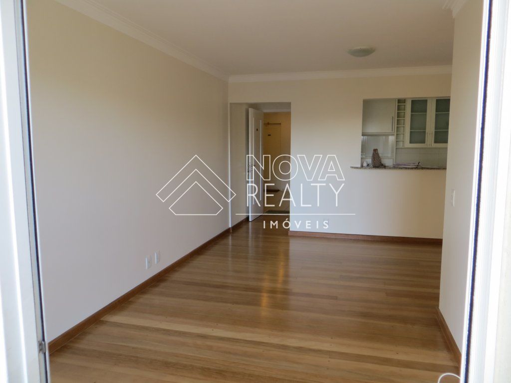 Apartamento à venda com 2 quartos, 70m² - Foto 4