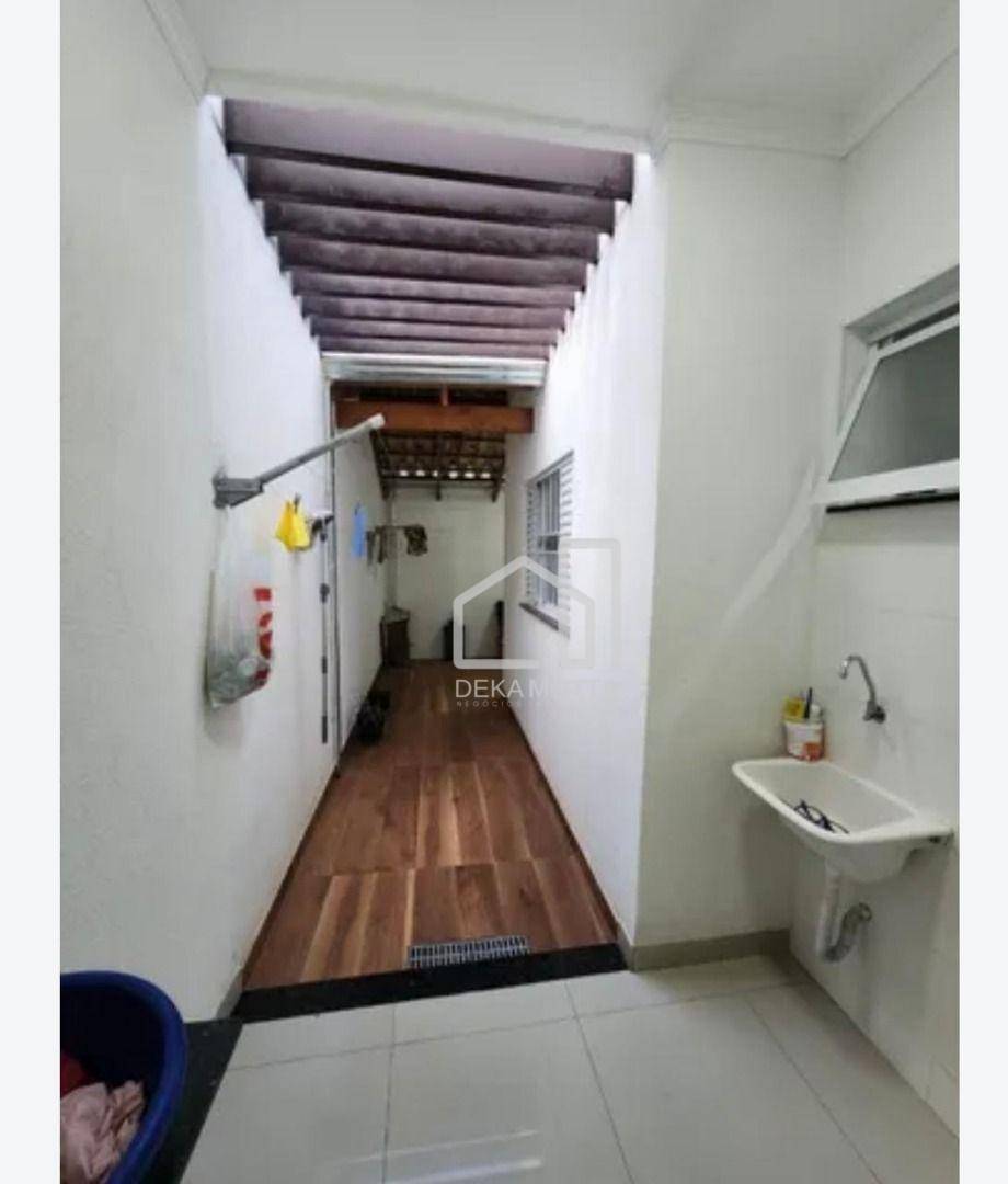 Casa à venda com 2 quartos, 70m² - Foto 9