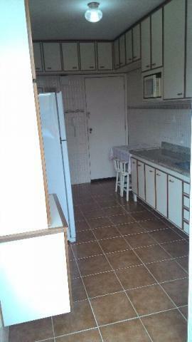 Apartamento à venda com 2 quartos, 75m² - Foto 2